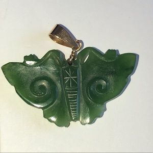 14k green nephrite jade pendant